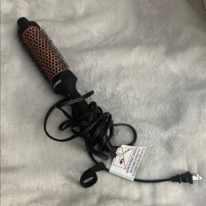 Amika Blowout Babe Thermal Ionic Brush